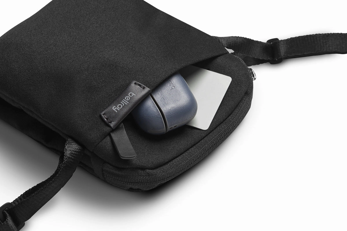 City Pouch Travel Bag - Melbourne Black