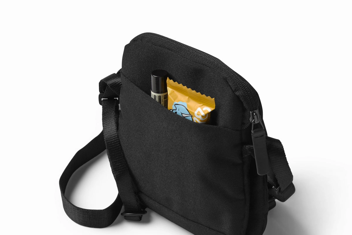 City Pouch Travel Bag - Melbourne Black