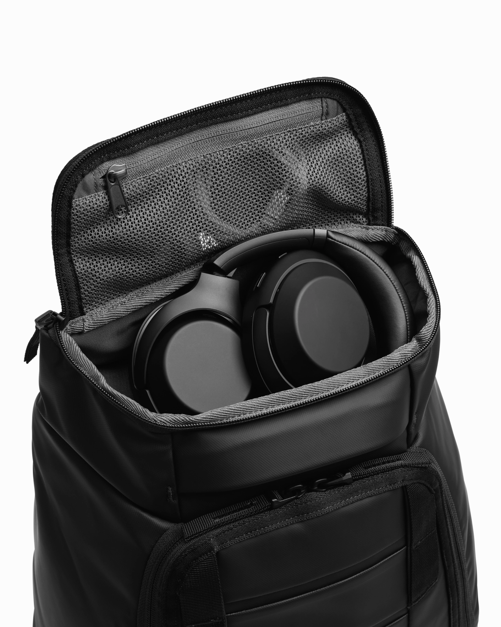 Hugger Backpack 20L Forest Green