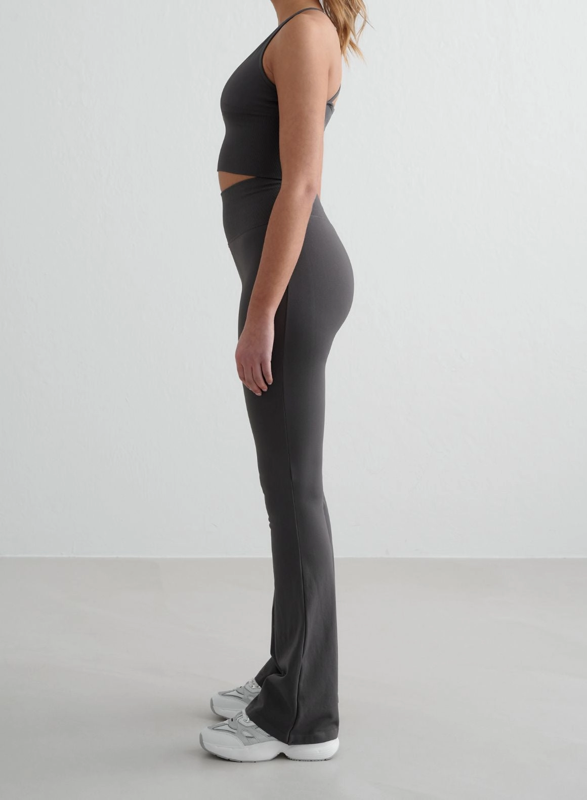Shadow Grey Shape Seamless Flare Tights & Cross Back Bralette Set