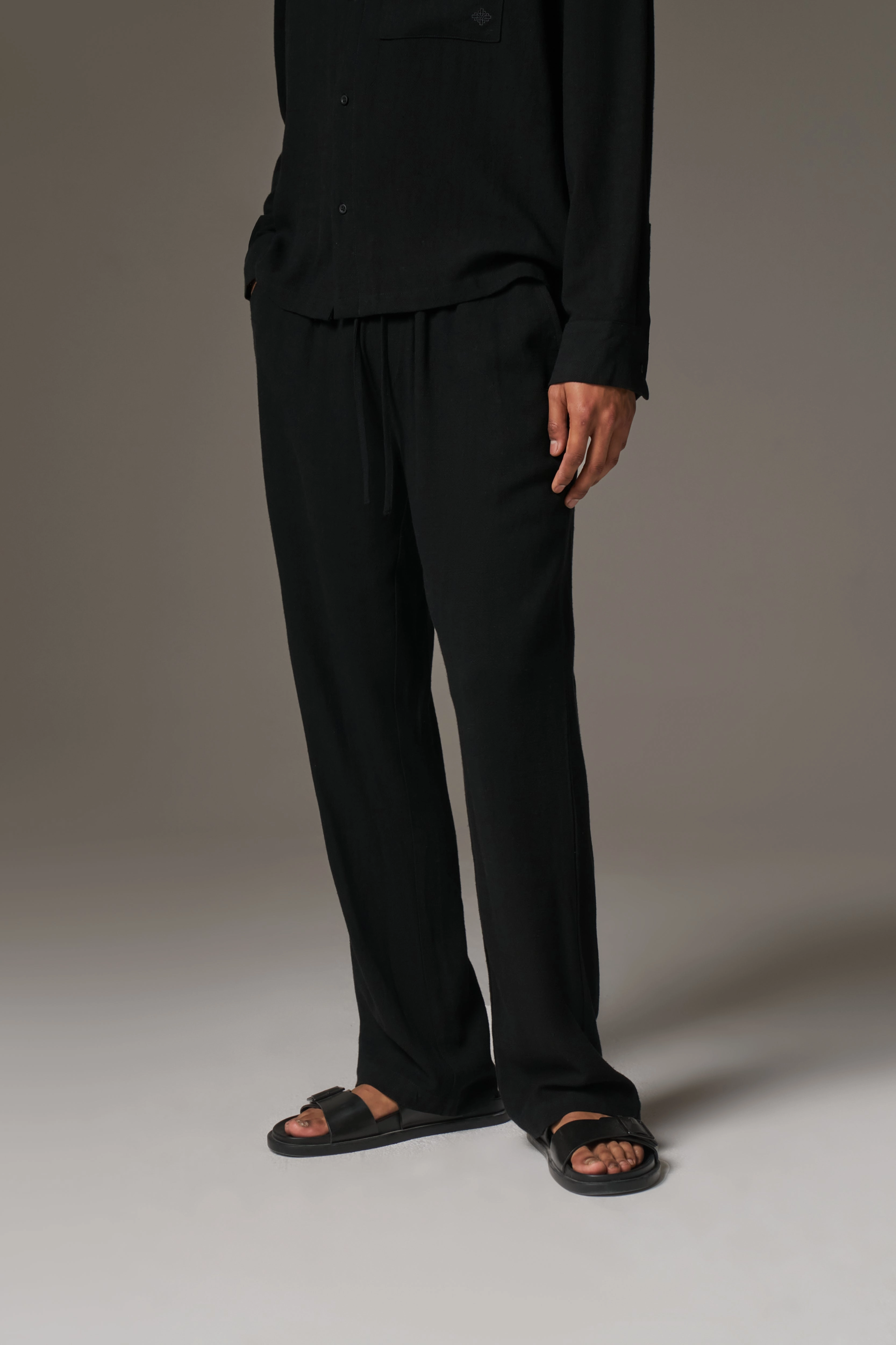 TEXTURED WOVEN TROUSERS - BLACK
