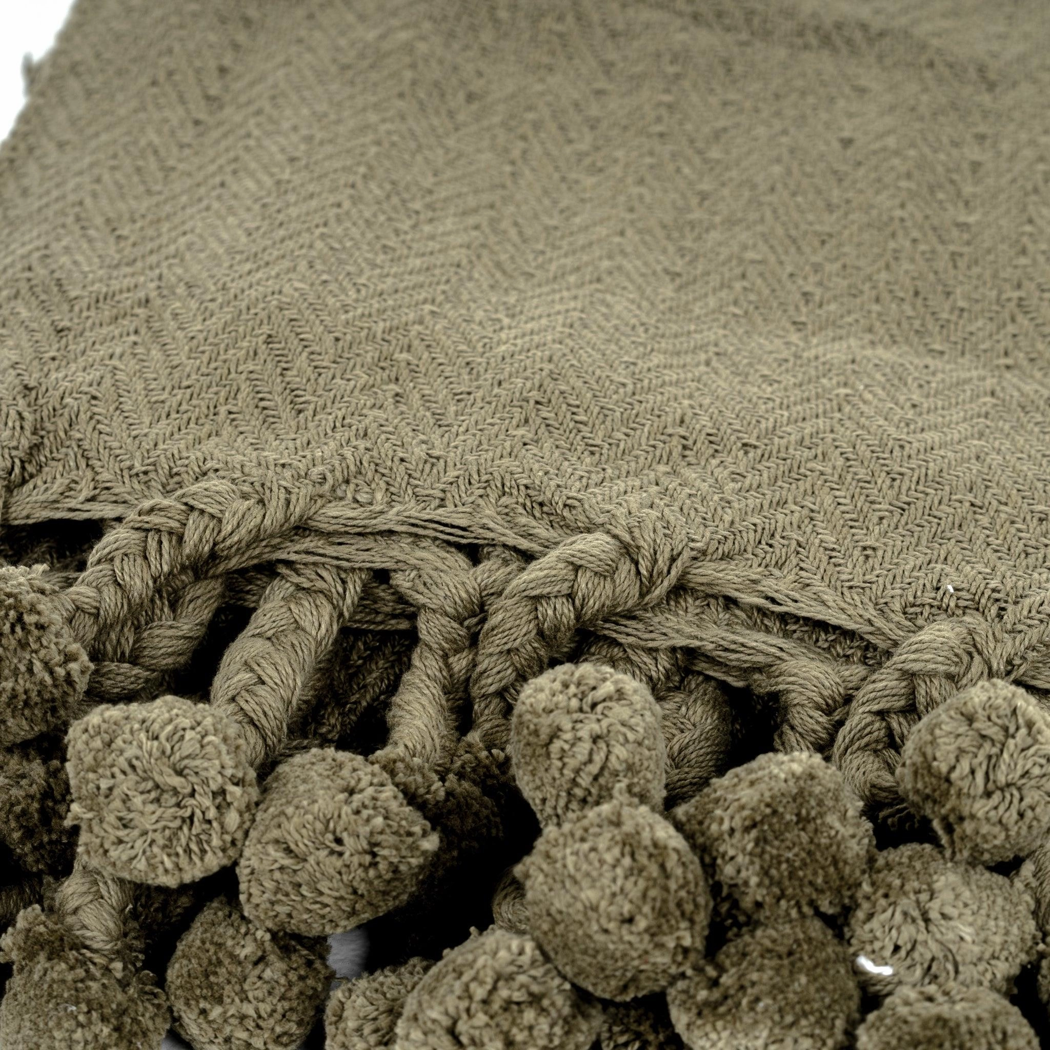 Vesla Cotton Throw with Braided Pom Pom Tassels in Green